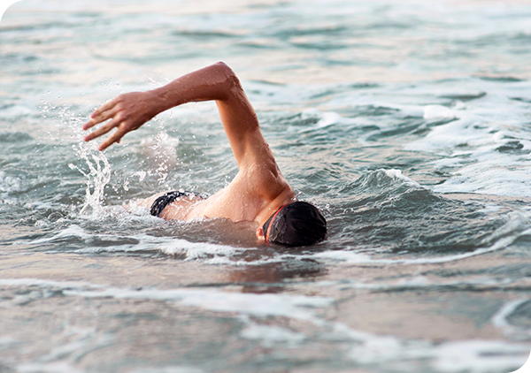 Aprovecha el mar y la piscina para mantenerte en forma